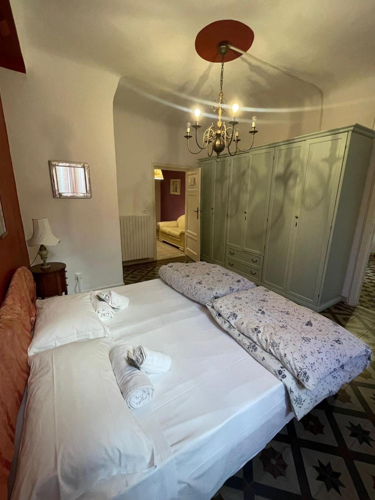 Rooms Corte Delle Uova Centro Storico Piazza San Michele Λούκα Εξωτερικό φωτογραφία